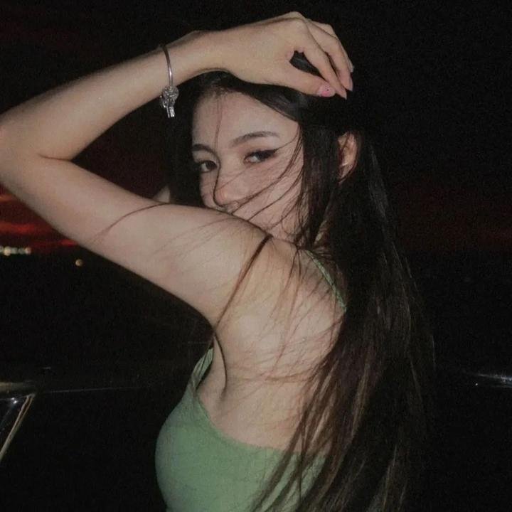 乳房与月亮